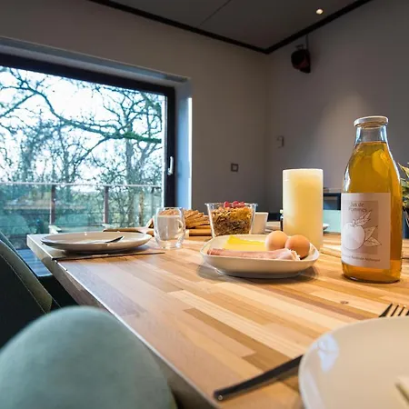 9 Personnes- Le Refuge Du Saule Burdinne