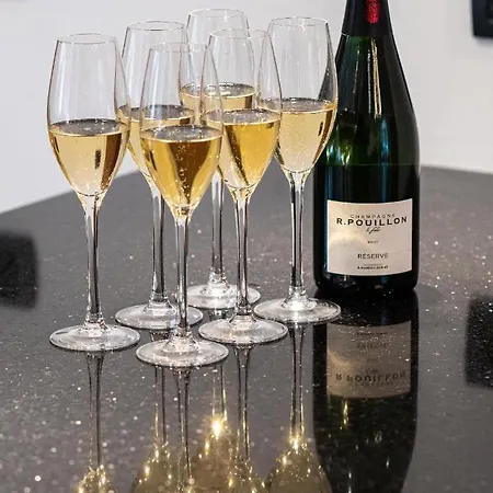 9 Personnes- Le Refuge Du Saule Дом отдыха Burdinne