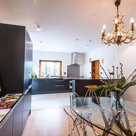 Holiday home 7 Personnes- Le Refuge Du Saule Burdinne