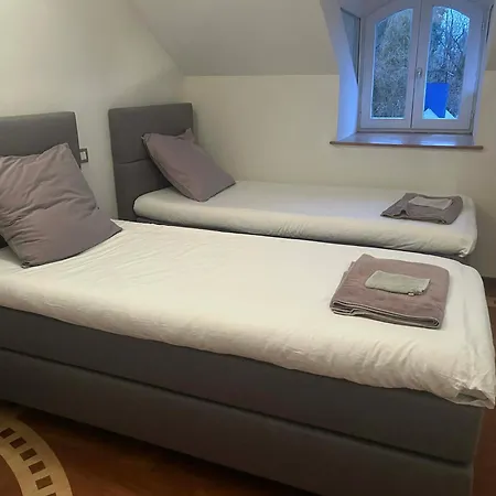 9 Personnes- Le Refuge Du Saule *