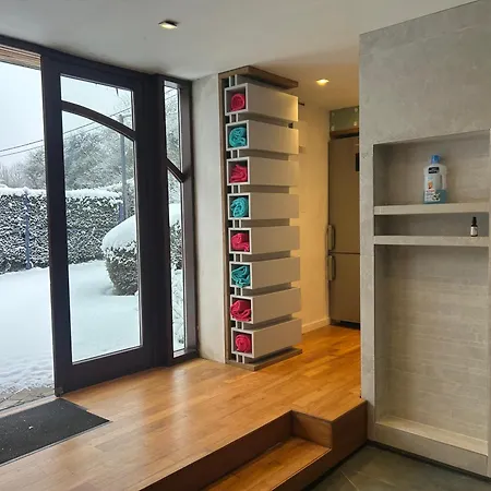 9 Personnes- Le Refuge Du Saule * Burdinne