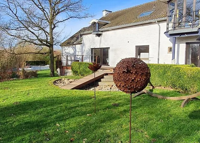 9 Personnes- Le Refuge Du Saule