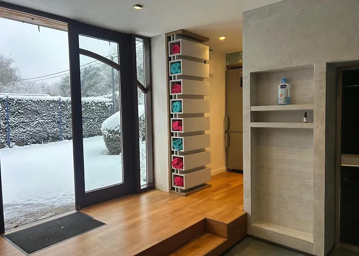 9 Personnes- Le Refuge Du Saule * Burdinne