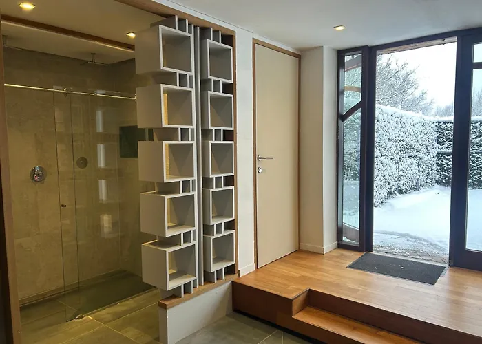 9 Personnes- Le Refuge Du Saule